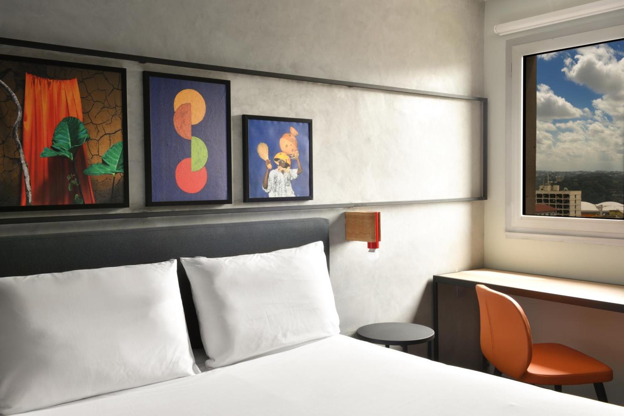 Ibis Styles Abidjan Plateau Hotel Exterior photo