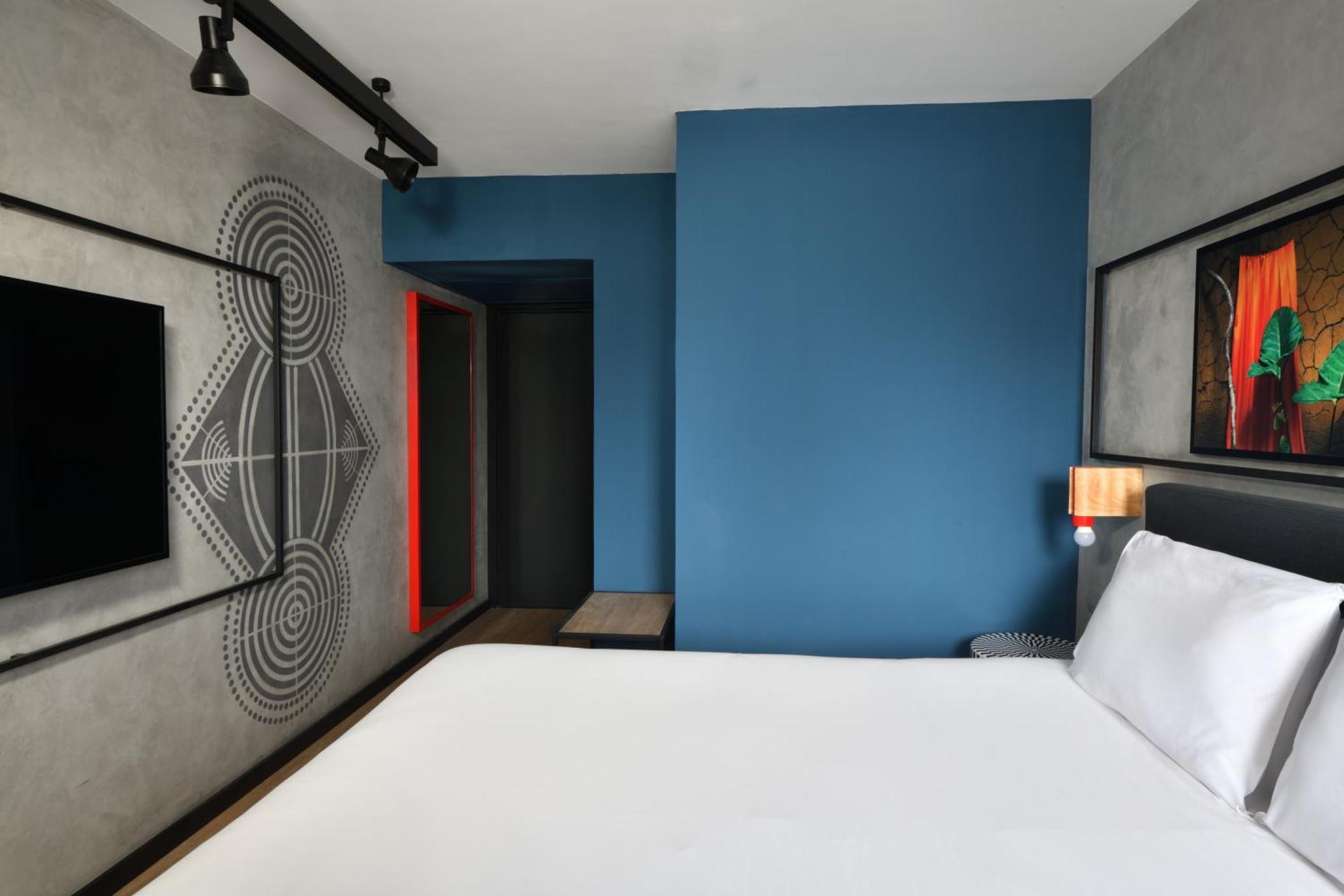 Ibis Styles Abidjan Plateau Hotel Exterior photo
