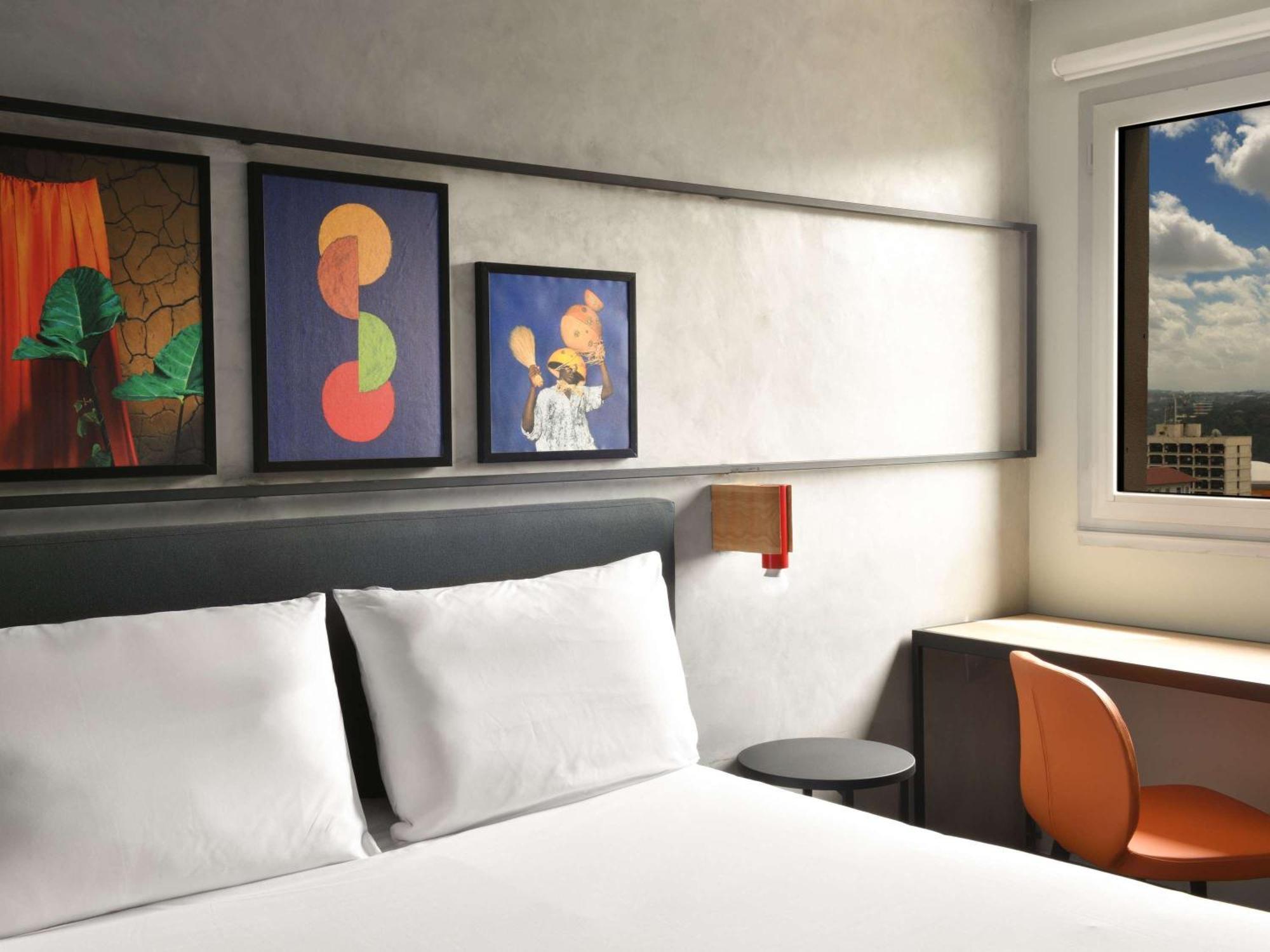 Ibis Styles Abidjan Plateau Hotel Exterior photo